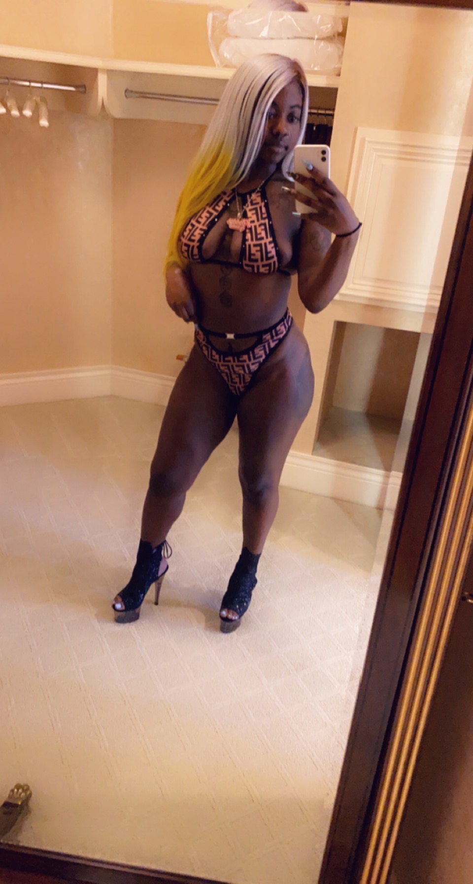 Naomi Riverz profile