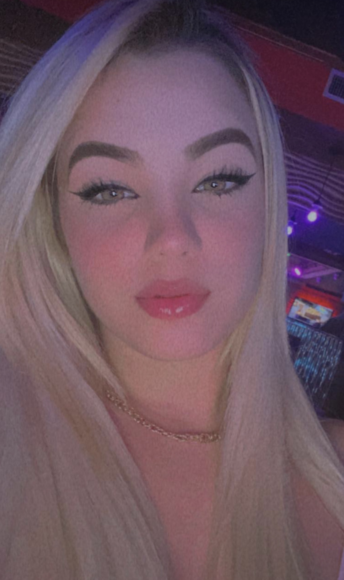 Chloe1 profile