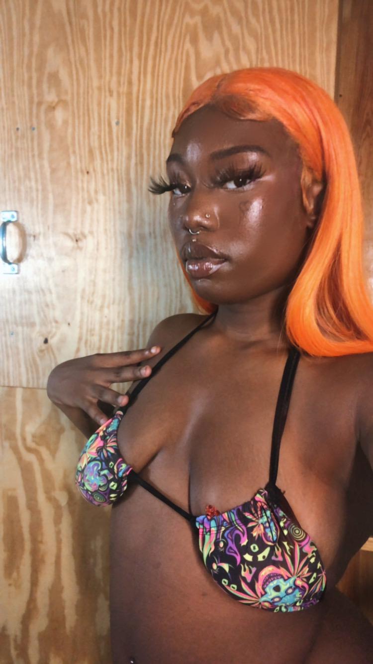 Chanelxmonroee profile