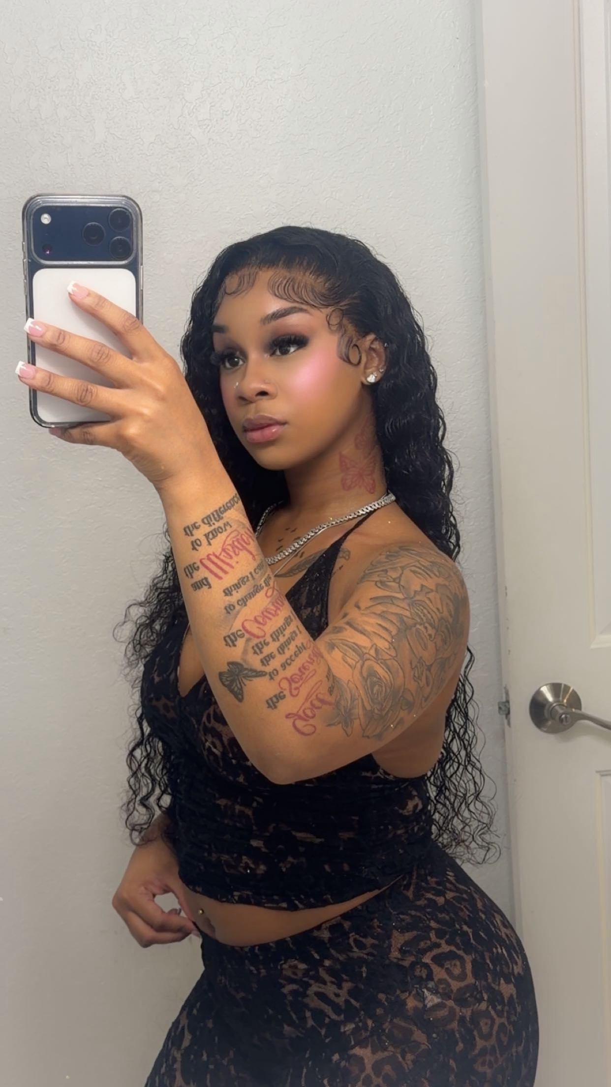 Fendi_ profile