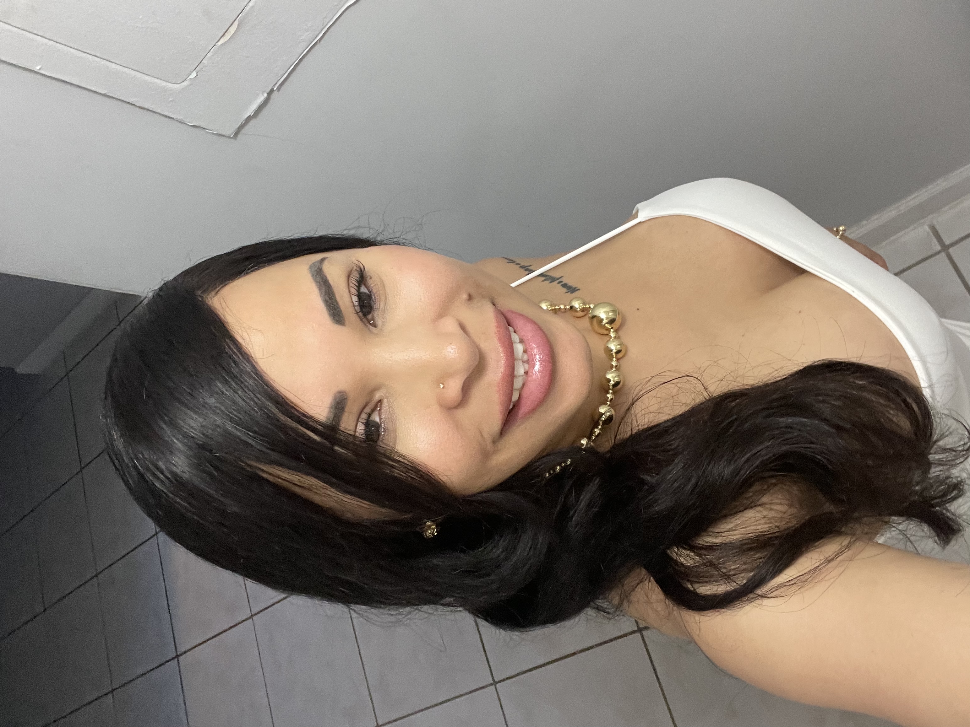 Emili profile