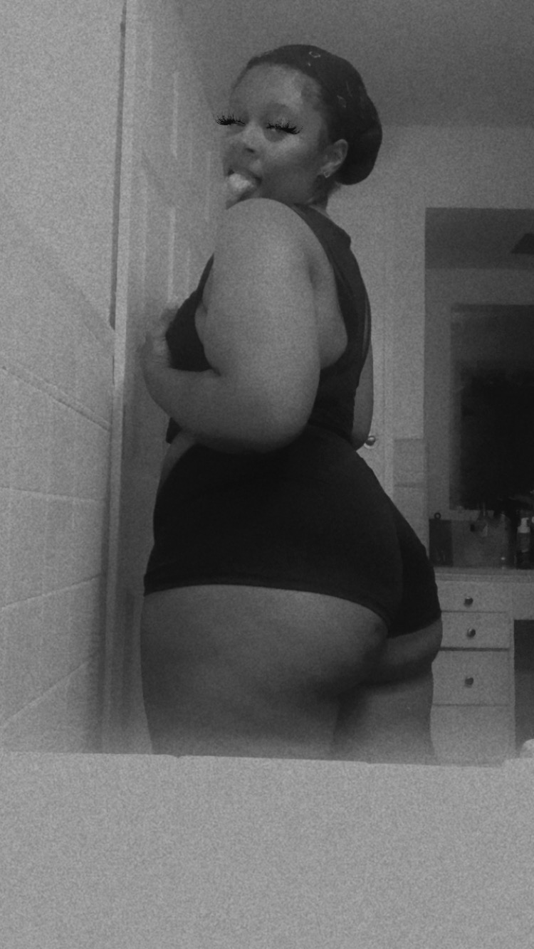 Biggbootypeachh profile
