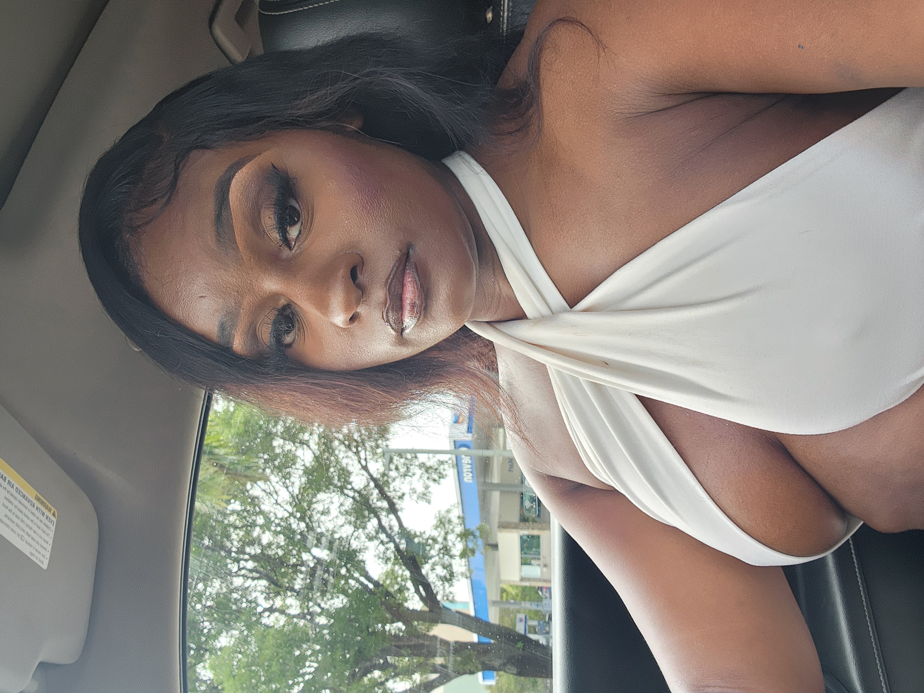 Roxyonthepole profile